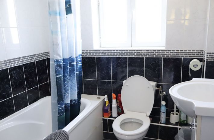 Nice Family Home with Garden