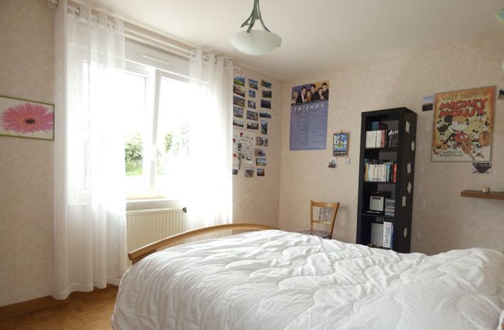 Detached House with Landscaped Garden