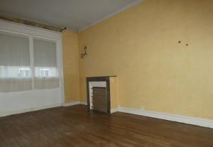 Building in Heart of Town Providing Income