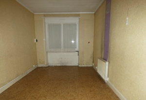 Building in Heart of Town Providing Income