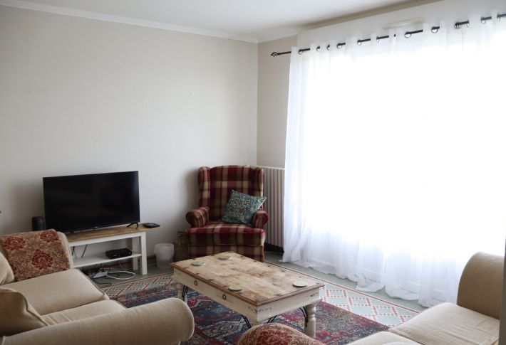 Detached House with Landscaped Garden