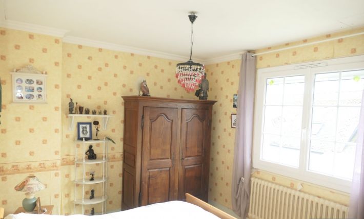 Impressive Detached House with Garden