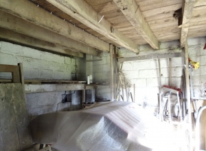 Barns to Convert into Habitation in Large Plot