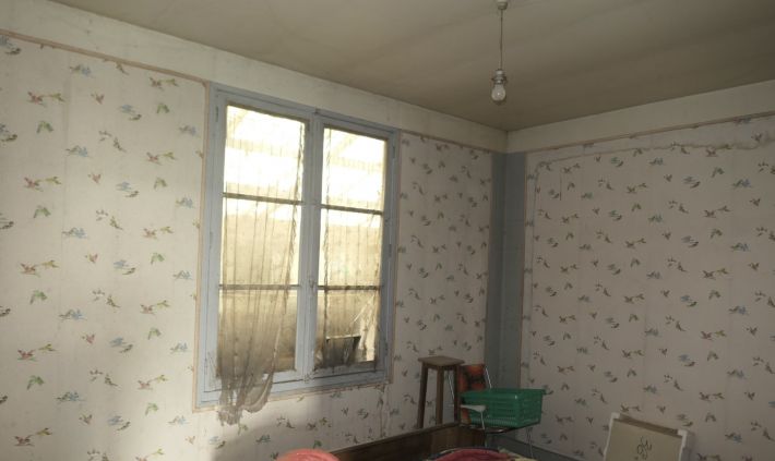 Main House and Outbuilding with Huge Potential