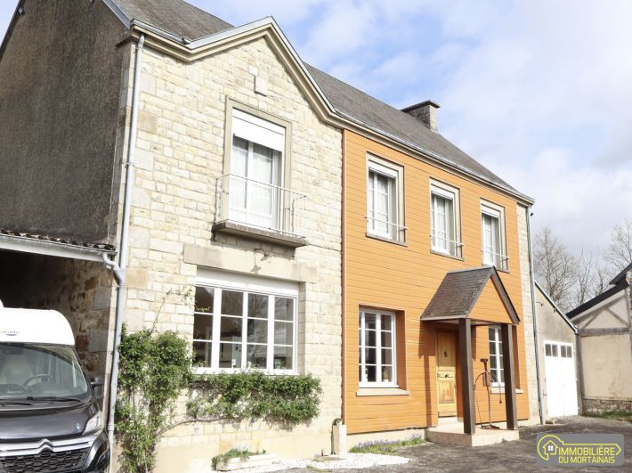 Lovely Detached House with Garden