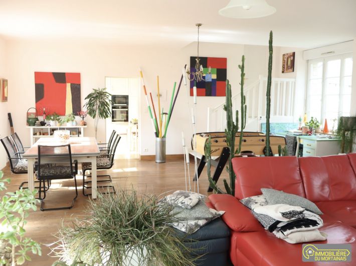 Lovely Detached House with Garden