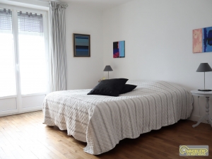 Lovely Detached House with Garden