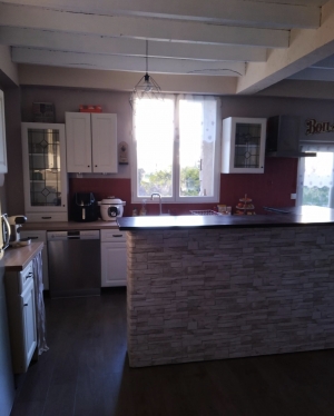 Detached Country House with Landscaped Garden