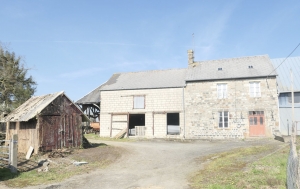 Farm House to Renovate in the Countryside