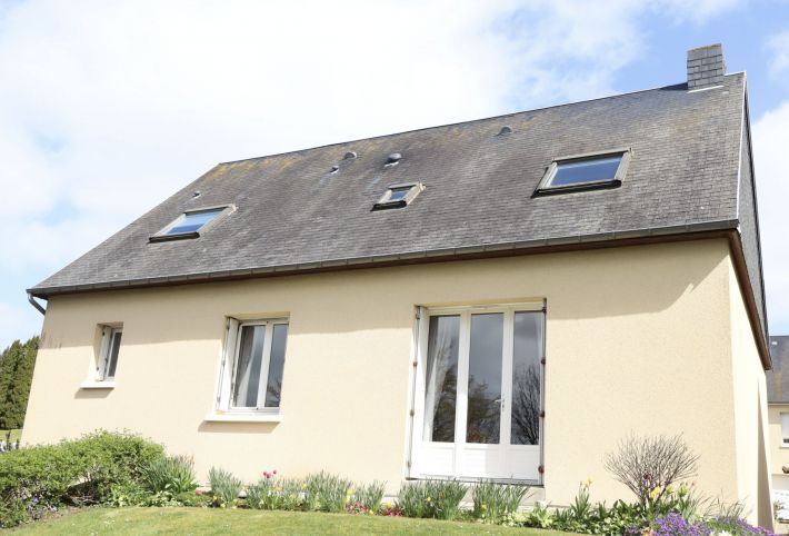 Detached House with Landscaped Garden