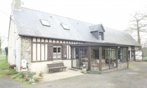 Detached Country House with Outbuilding and Land