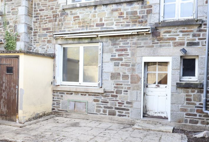 Town House With Courtyard Garden