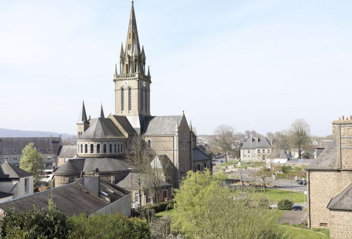 Town House With Courtyard Garden