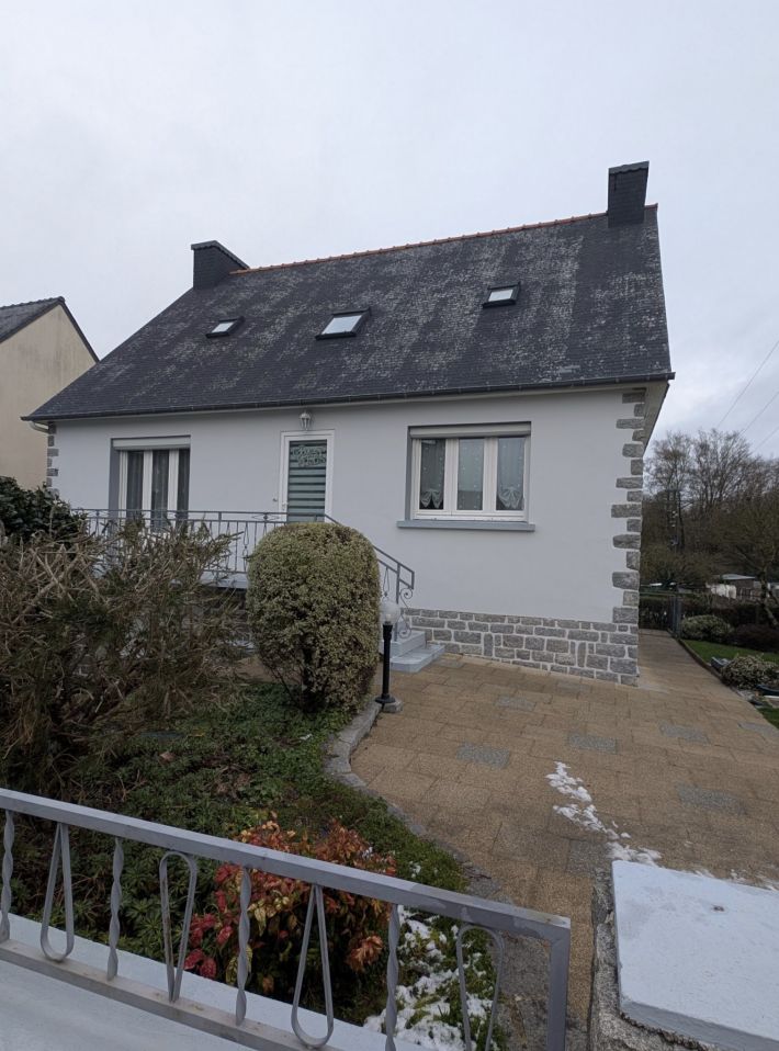 Detached House with Garden