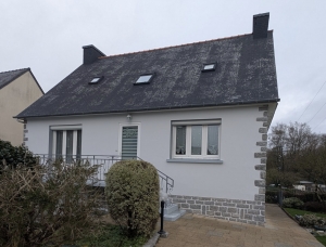 Detached House with Garden