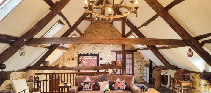 Detached Country House with Outbuildings and Land