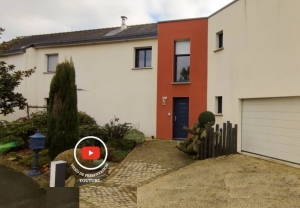 Modern Detached House with Garden