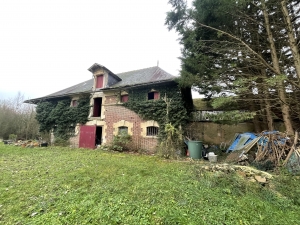 Main House with Barn in 1.5 Hectares of Land