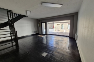 Building in Heart of Town with Flexible Accommodation