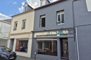 Building in Heart of Town with Flexible Accommodation
