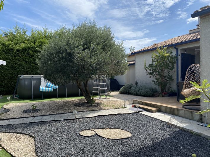 Very Comfortable Single Storey Villa With Garage