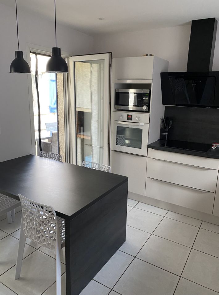 Very Comfortable Single Storey Villa With Garage