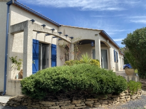 Very Comfortable Single Storey Villa With Garage