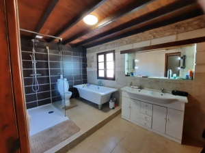 Detached Country House with Swimming Pool