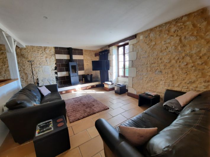 Detached Country House with Swimming Pool