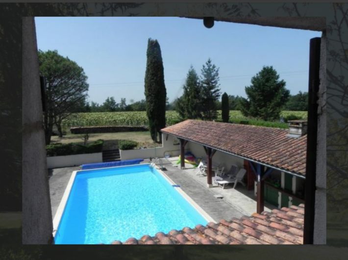 Detached Country House with Swimming Pool