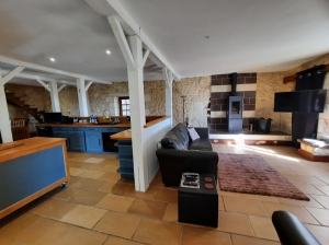 Detached Country House with Swimming Pool