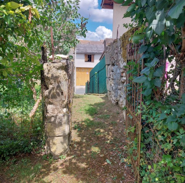 Traditional House with Terrace and Garden
