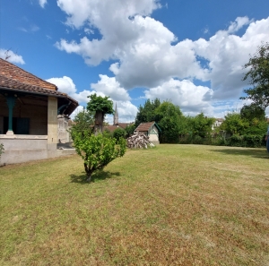 Traditional House with Terrace and Garden
