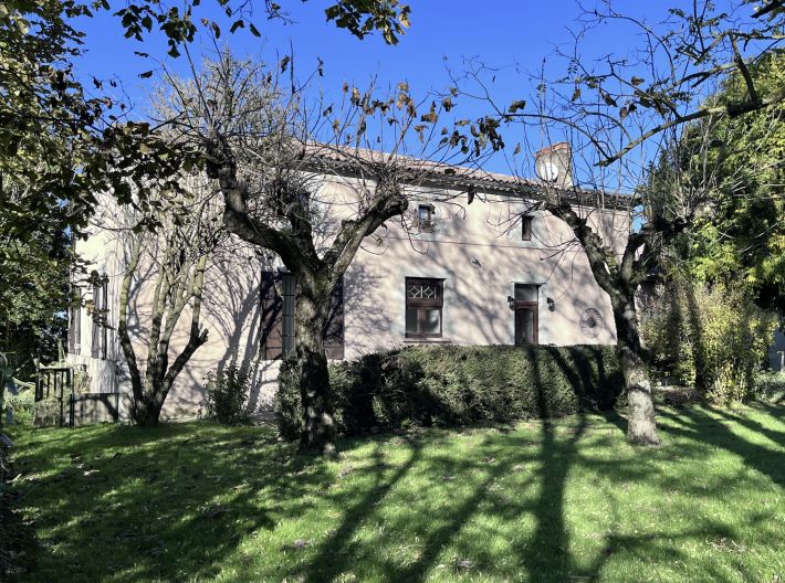 Detached Country House with Pool and Open Views
