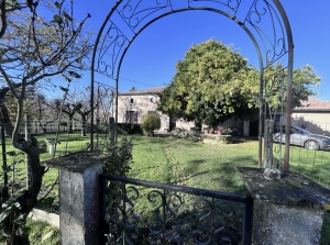 Detached Country House with Pool and Open Views