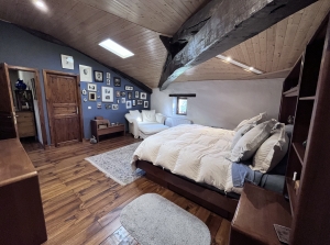 Detached Country House with Pool and Open Views