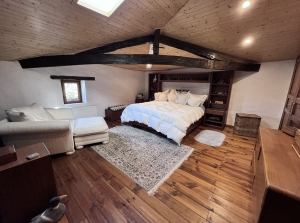 Detached Country House with Pool and Open Views