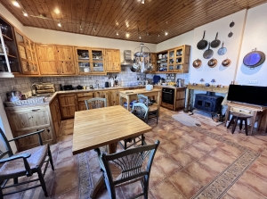 Detached Country House with Pool and Open Views