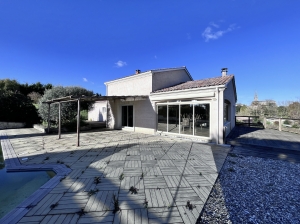 Detached House with Swimming Pool