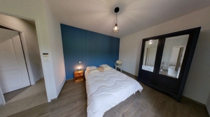 Detached House with Swimming Pool