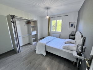 Detached House with Swimming Pool