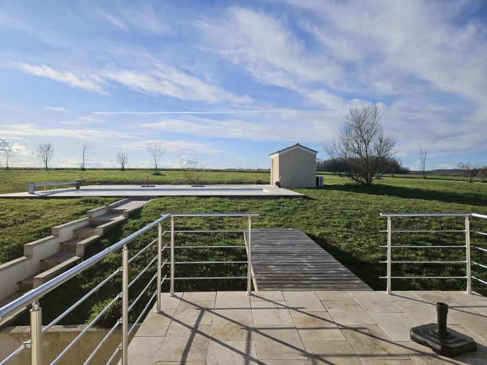 Detached Country House with Pool and Open Views