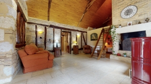 Detached Country House with Swimming Pool