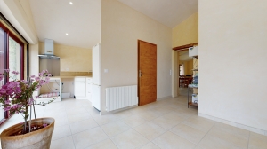 Detached Country House with Swimming Pool