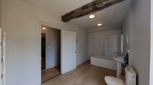 Property in the Heart of Picturesque Villae