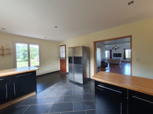 Detached Country House with Swimming Pool and Landscaped Garden