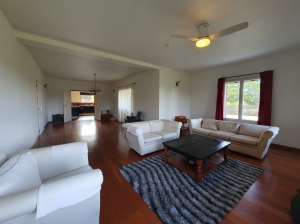 Detached Country House with Swimming Pool and Landscaped Garden