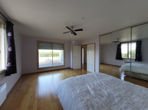 Detached Country House with Swimming Pool and Landscaped Garden