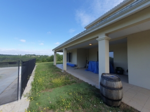 Detached Country House with Swimming Pool and Landscaped Garden