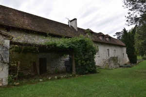 Detached Country House with Land and Swimming Pool